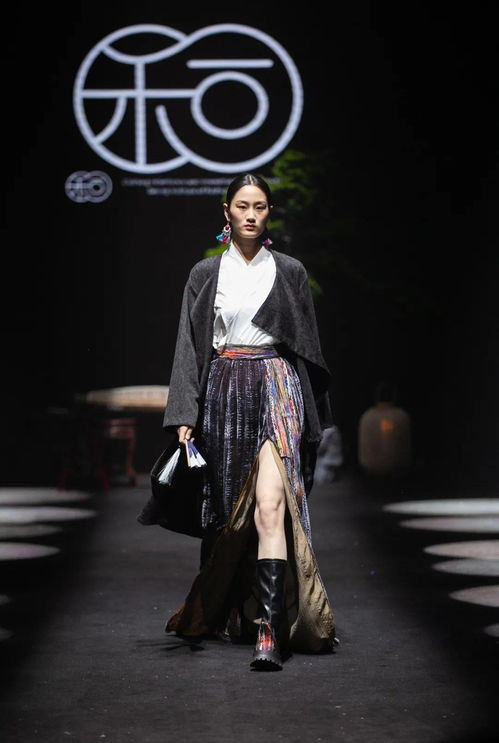 北服時裝周“和合”2021屆服飾傳承與創新畢業設計展演 傳統與現代的交融之美